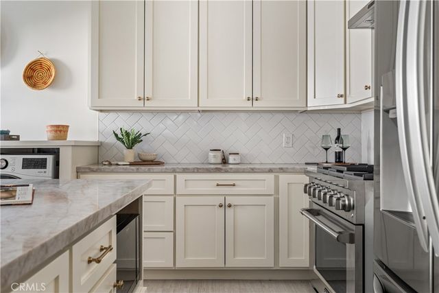 1152 N Cedar Street, Glendale, CA 91207