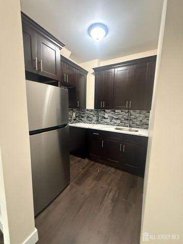205 Duncan Avenue 4, Jersey City, NJ 07306