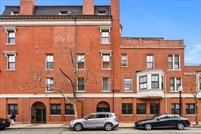 113 W Dedham St 113, Boston, MA 02118