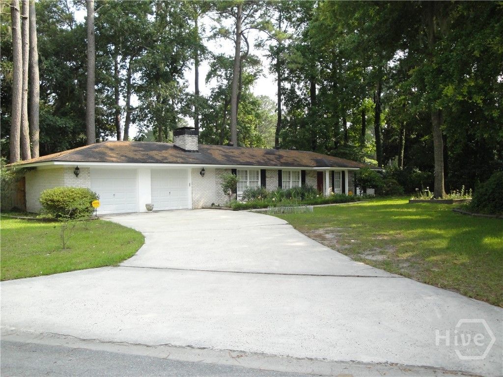 Image 1 of property listing at 633 Valleybrook Road, Savannah, GA 31419