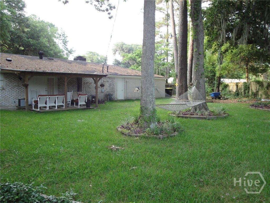 Image 14 of property listing at 633 Valleybrook Road, Savannah, GA 31419