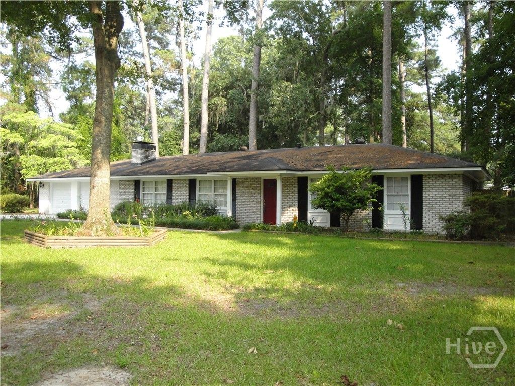 Image 2 of property listing at 633 Valleybrook Road, Savannah, GA 31419