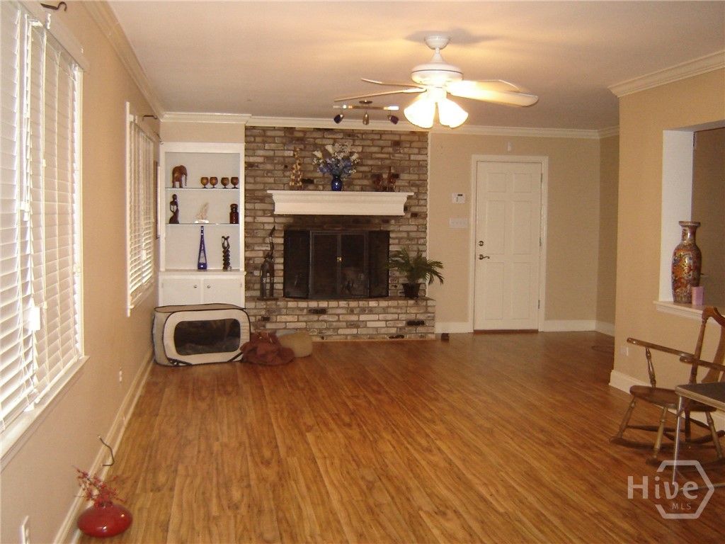 Image 3 of property listing at 633 Valleybrook Road, Savannah, GA 31419