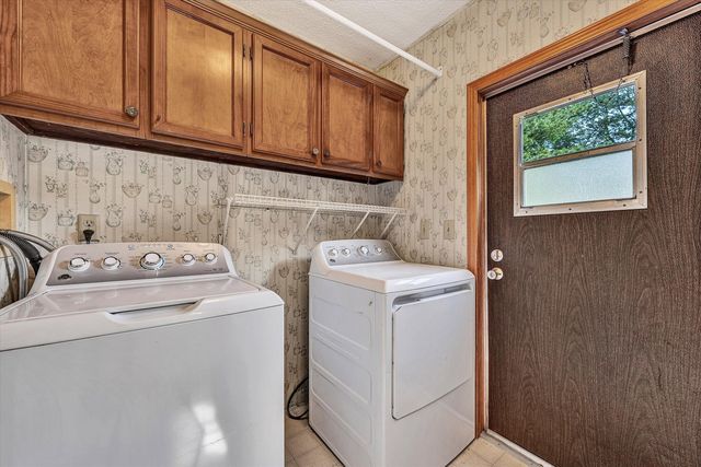 8755 Rocky Ford RD, Moneta, VA 24121