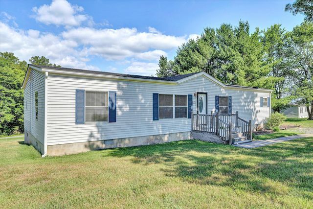 8755 Rocky Ford RD, Moneta, VA 24121