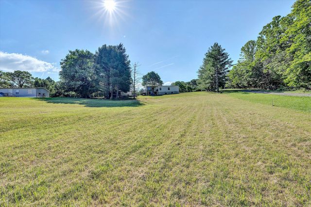 8755 Rocky Ford RD, Moneta, VA 24121