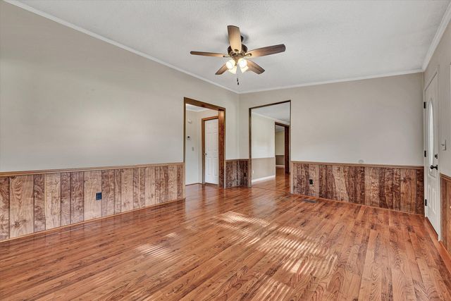 8755 Rocky Ford RD, Moneta, VA 24121