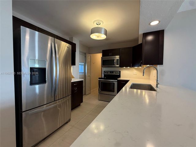 5301 NW 2nd Ave PH-A, Boca Raton, FL 33487