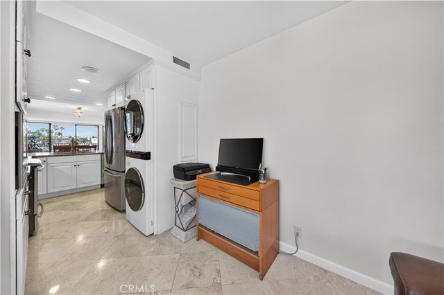 201 Bay Shore Avenue 101, Long Beach, CA 90803