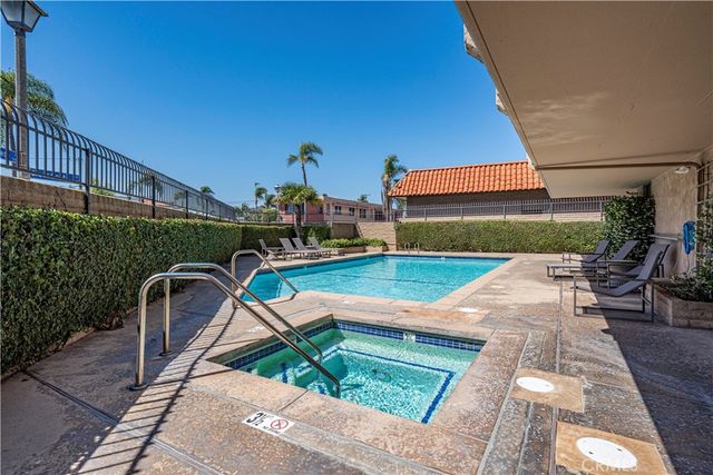 201 Bay Shore Avenue 101, Long Beach, CA 90803