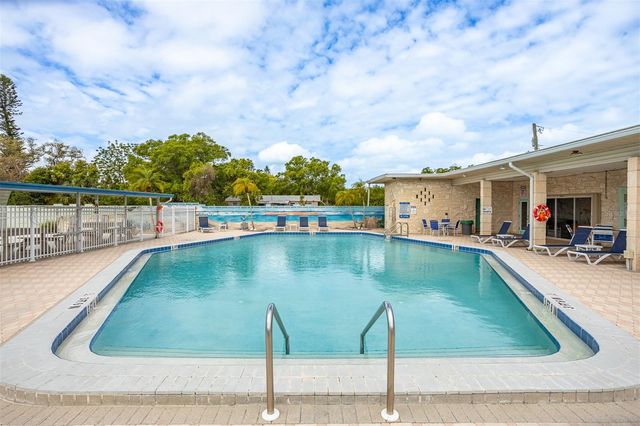 250 ROSERY ROAD NW 298, Largo, FL 33770