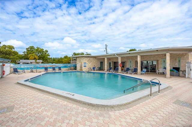 250 ROSERY ROAD NW 298, Largo, FL 33770