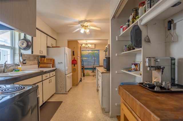 250 ROSERY ROAD NW 298, Largo, FL 33770