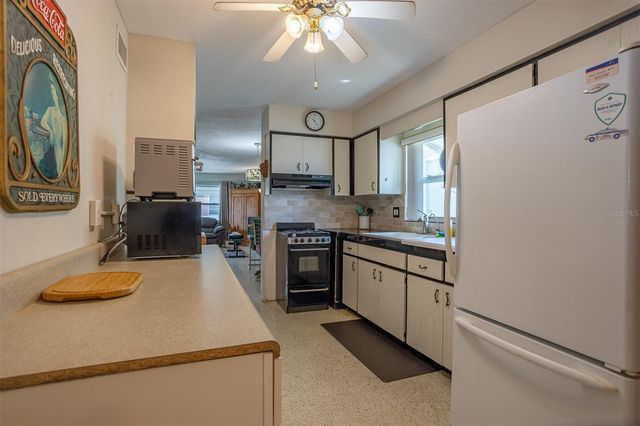 250 ROSERY ROAD NW 298, Largo, FL 33770