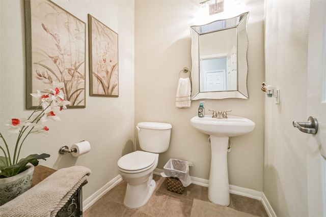 1430 W 24th Street, Houston, TX 77008