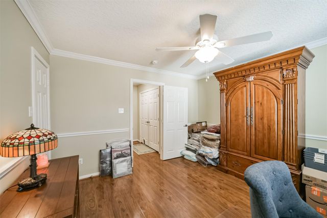 1430 W 24th Street, Houston, TX 77008