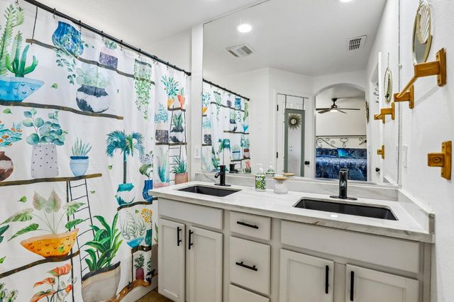 2258 Oregon Way, Yuba City, CA 95991