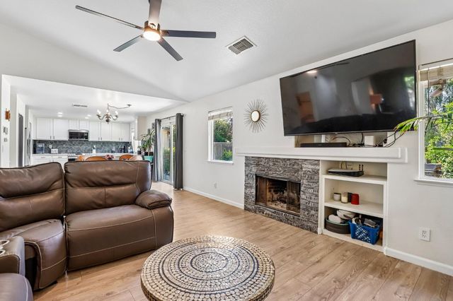 2258 Oregon Way, Yuba City, CA 95991