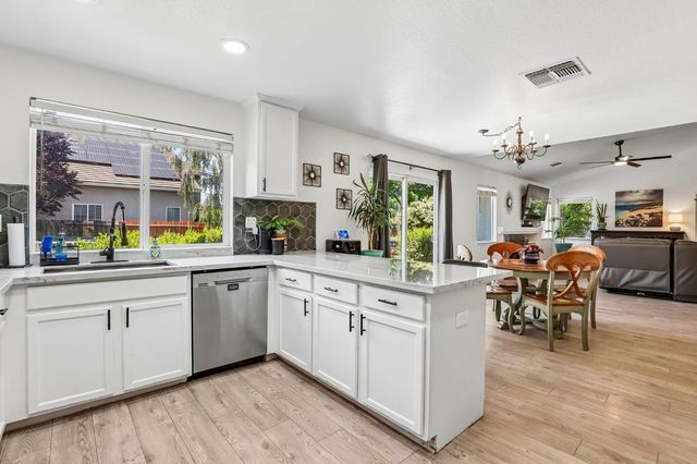 2258 Oregon Way, Yuba City, CA 95991