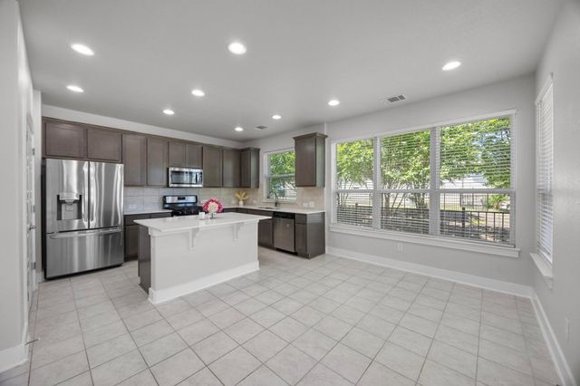 246 Simon, Kyle, TX 78640