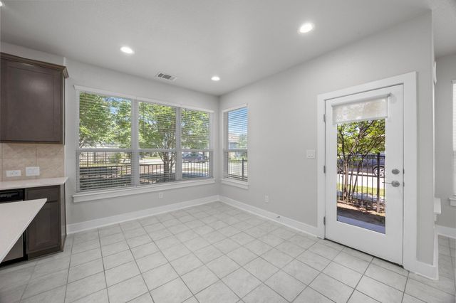 246 Simon, Kyle, TX 78640