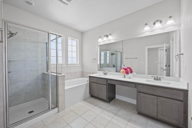246 Simon, Kyle, TX 78640