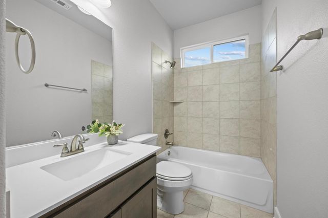 246 Simon, Kyle, TX 78640