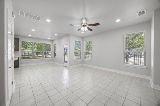 246 Simon, Kyle, TX 78640