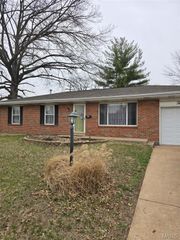 1205 Fox Run Drive, Florissant, MO 63033