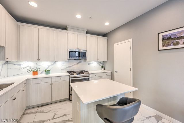 660 Tranquil Jade Street, Las Vegas, NV 89138