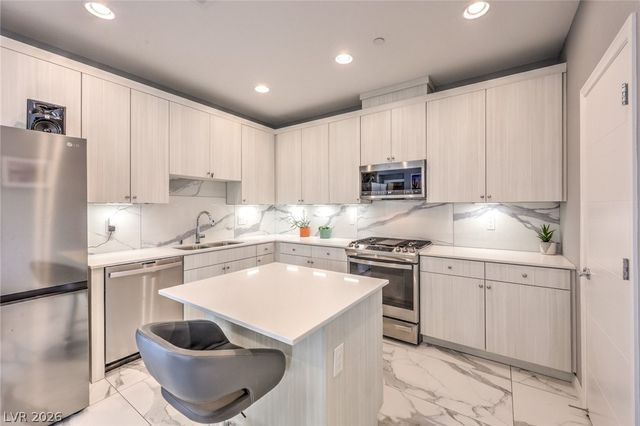 660 Tranquil Jade Street, Las Vegas, NV 89138