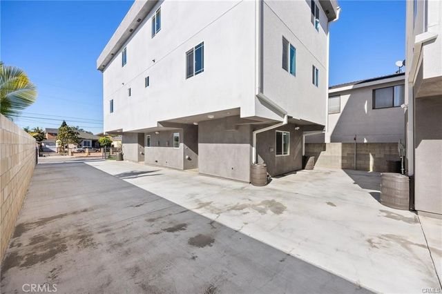 10940 S. Osage Avenue, Inglewood, CA 90304
