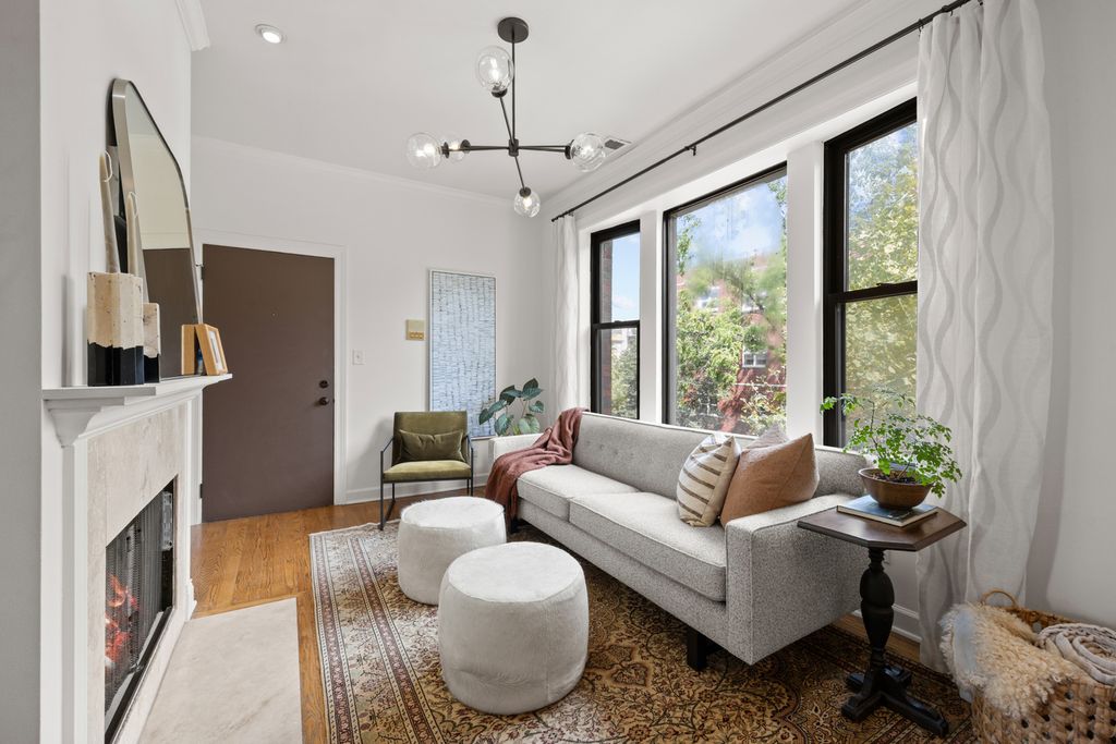 2148 N Sawyer Avenue 2S, Chicago, IL 60647 — photo 2