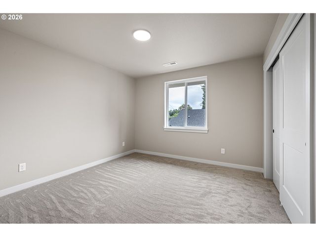 1946 7th St, Springfield, OR 97477