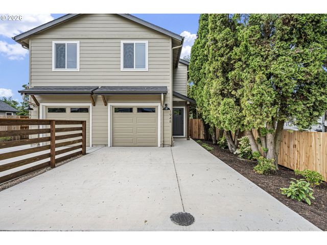 1946 7th St, Springfield, OR 97477