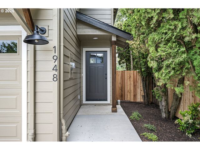 1946 7th St, Springfield, OR 97477