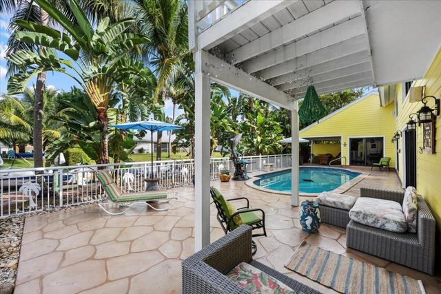 9363 SE Cove Point Street, Tequesta, FL 33469