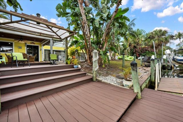 9363 SE Cove Point Street, Tequesta, FL 33469