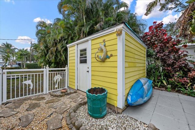 9363 SE Cove Point Street, Tequesta, FL 33469