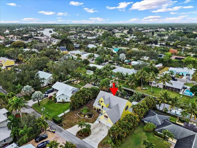 9363 SE Cove Point Street, Tequesta, FL 33469