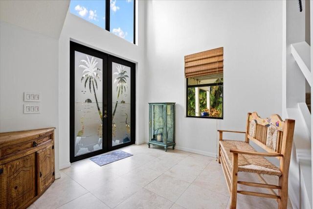 9363 SE Cove Point Street, Tequesta, FL 33469