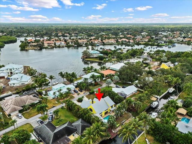 9363 SE Cove Point Street, Tequesta, FL 33469