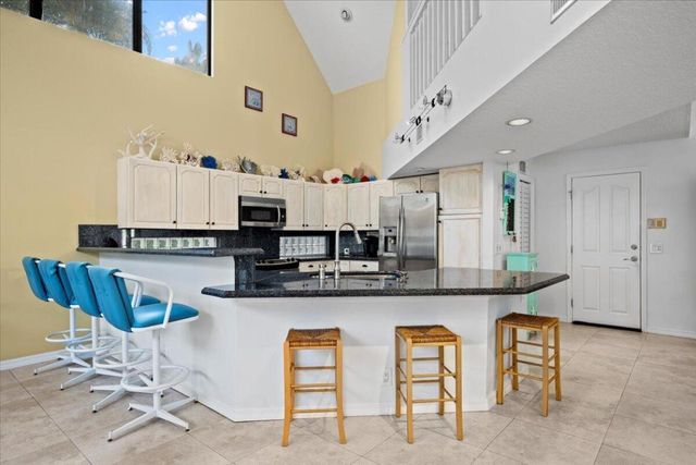 9363 SE Cove Point Street, Tequesta, FL 33469