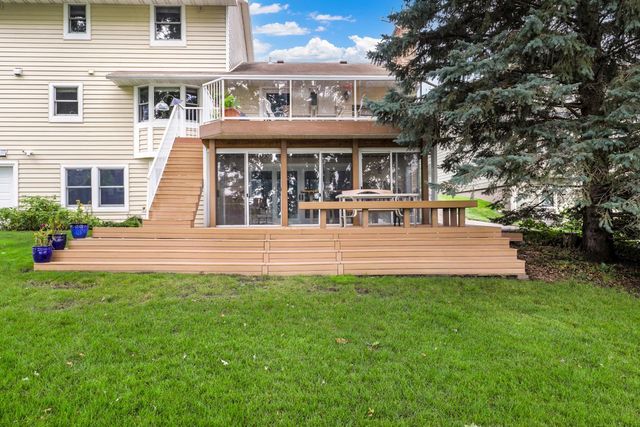 1975 Long Lake Road, New Brighton, MN 55112