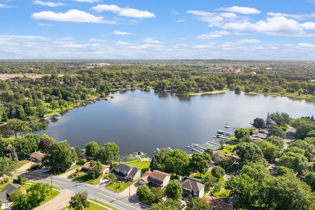 1975 Long Lake Road, New Brighton, MN 55112