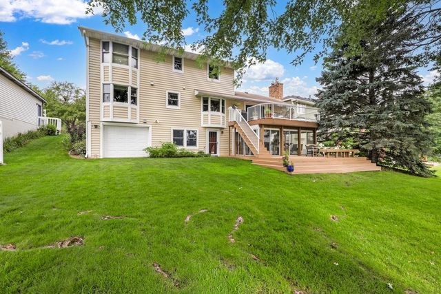 1975 Long Lake Road, New Brighton, MN 55112