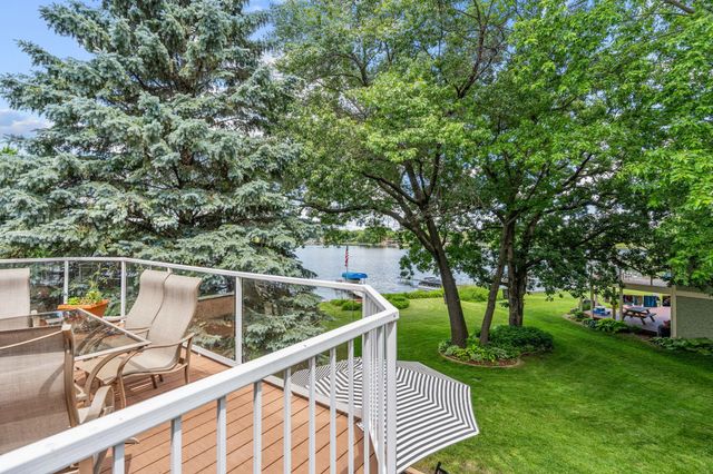 1975 Long Lake Road, New Brighton, MN 55112