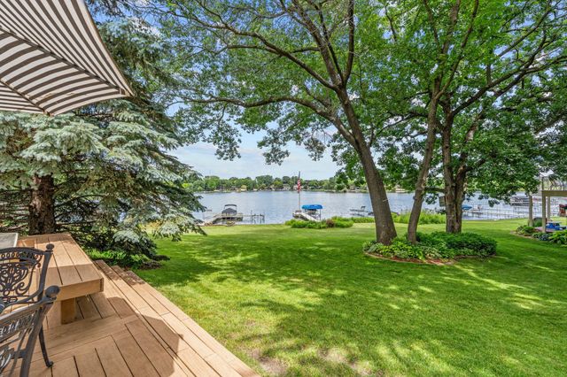 1975 Long Lake Road, New Brighton, MN 55112