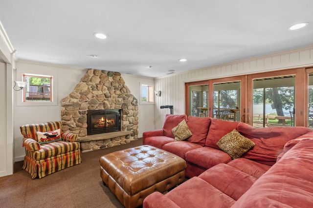 1975 Long Lake Road, New Brighton, MN 55112