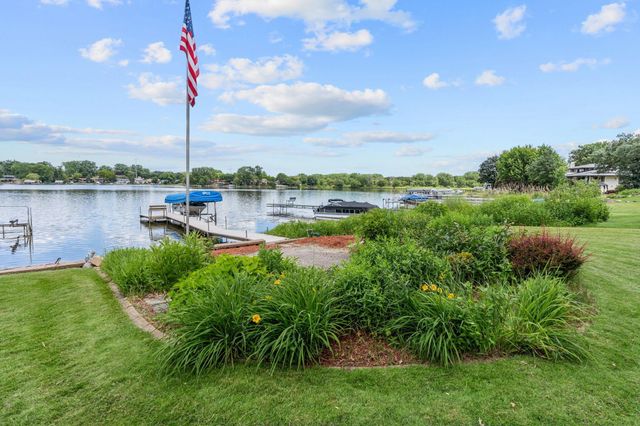 1975 Long Lake Road, New Brighton, MN 55112